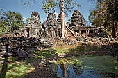 Banteay Kdei temple - west gopura of the third enclosure